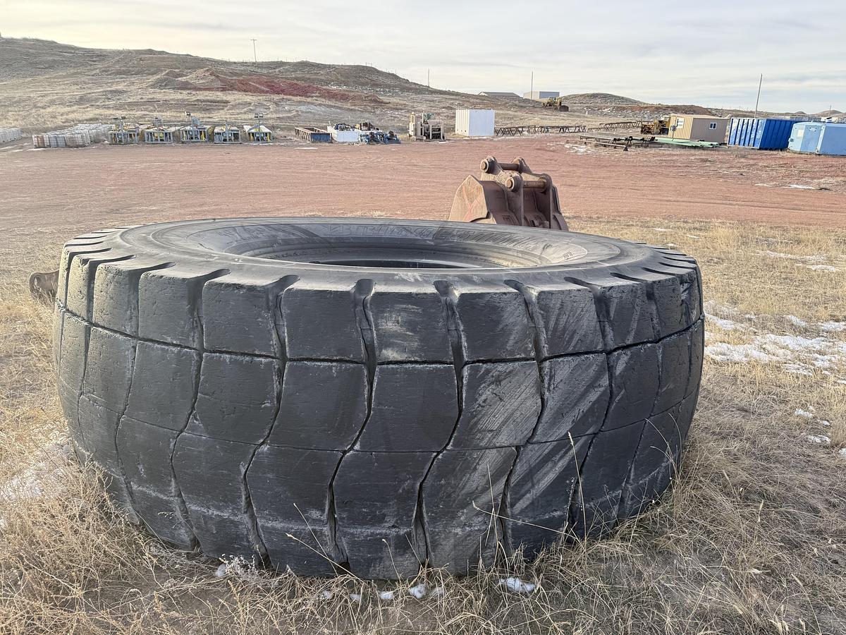 Used Bridgestone Haul Mining Equipment Truck Tire 