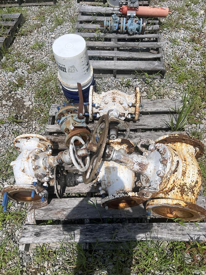 Used Pallet of Valves - 6X4, 8X6, 3X3