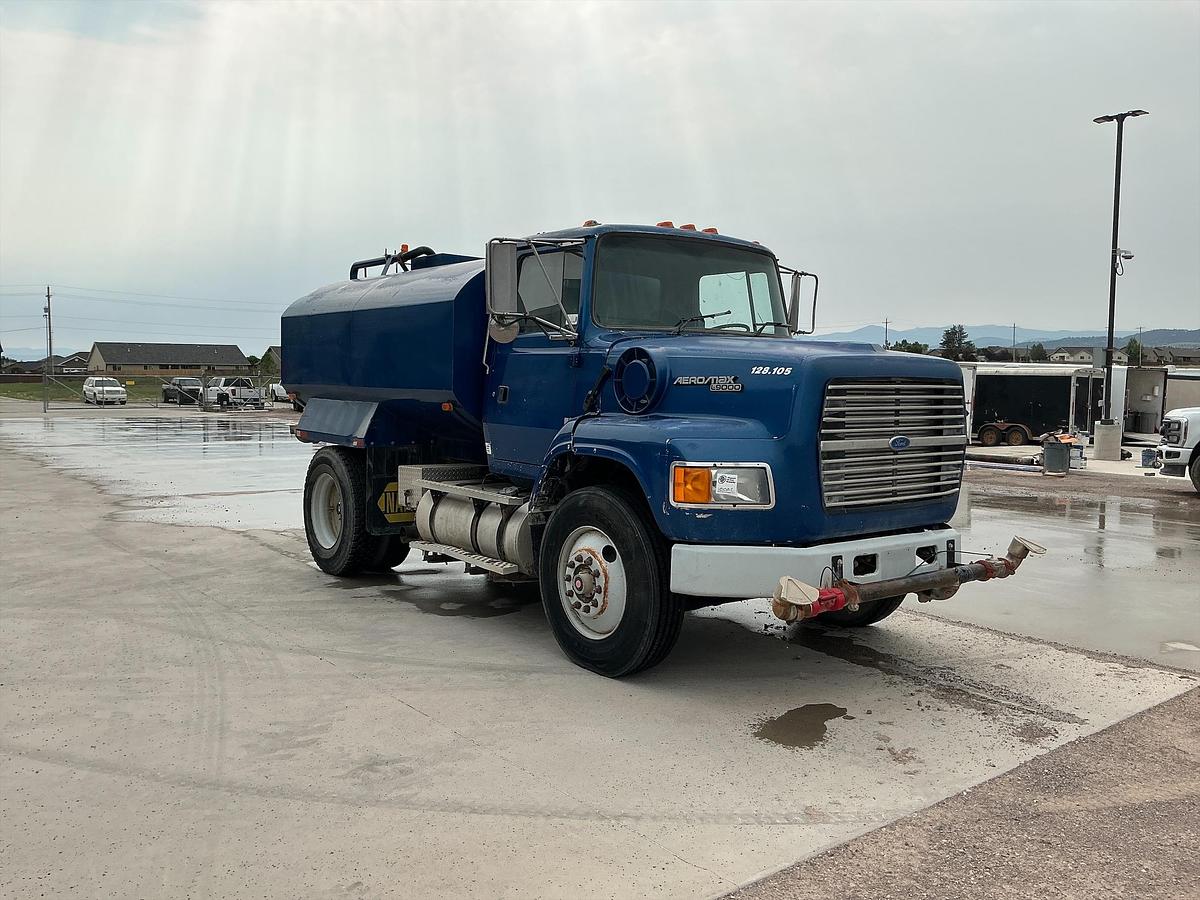 Used Ford 2000 Gallon Water Truck 