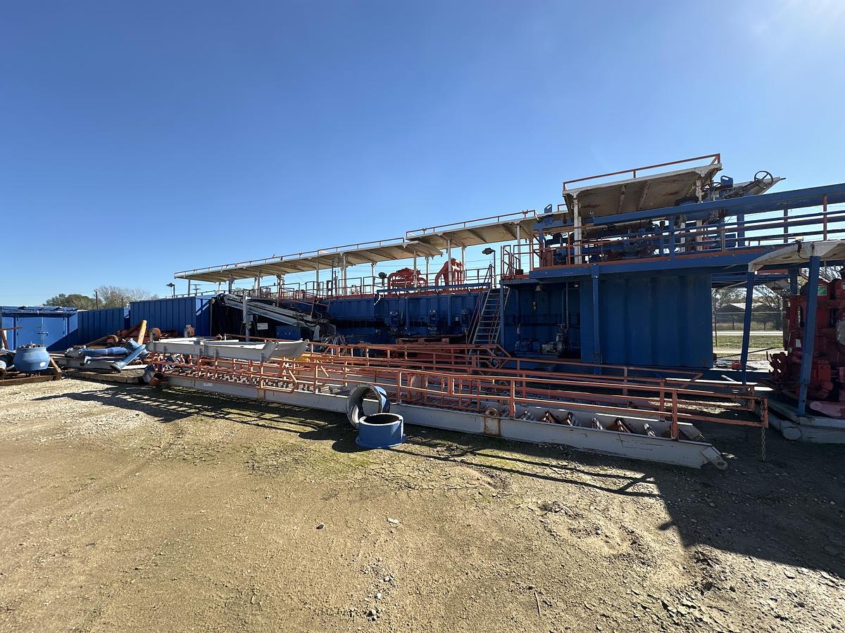 Refurbished NOV IDEAL RIG 1500 HP WALKING DRILL RIG