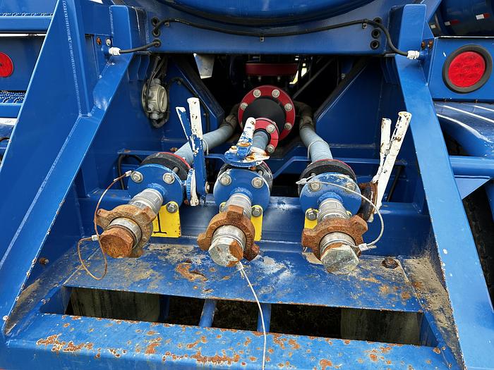 Used 2015 Worley Acid/ Gel Transport Trailer