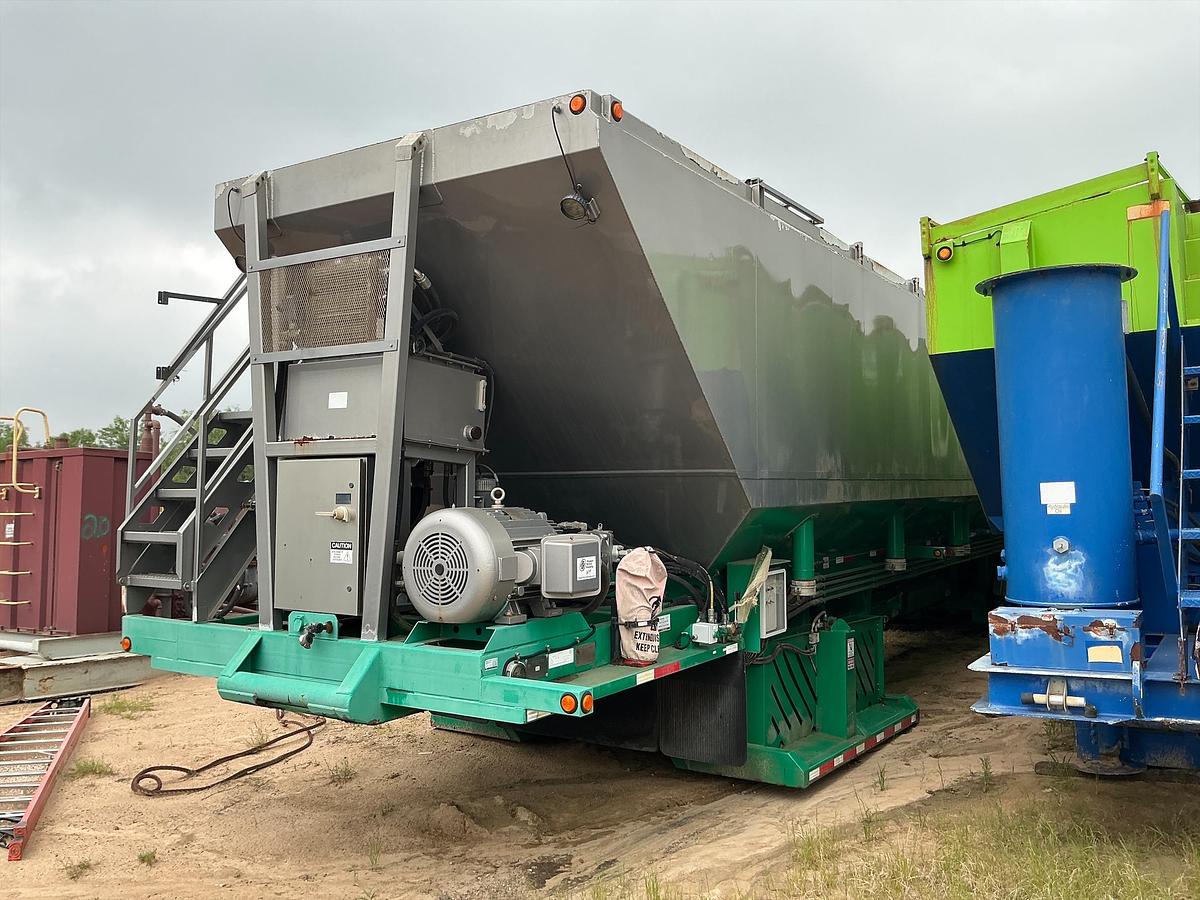 Used 2013 CHARLTON & HILL ESH-1701 T/A SAND HOGG TRAILER