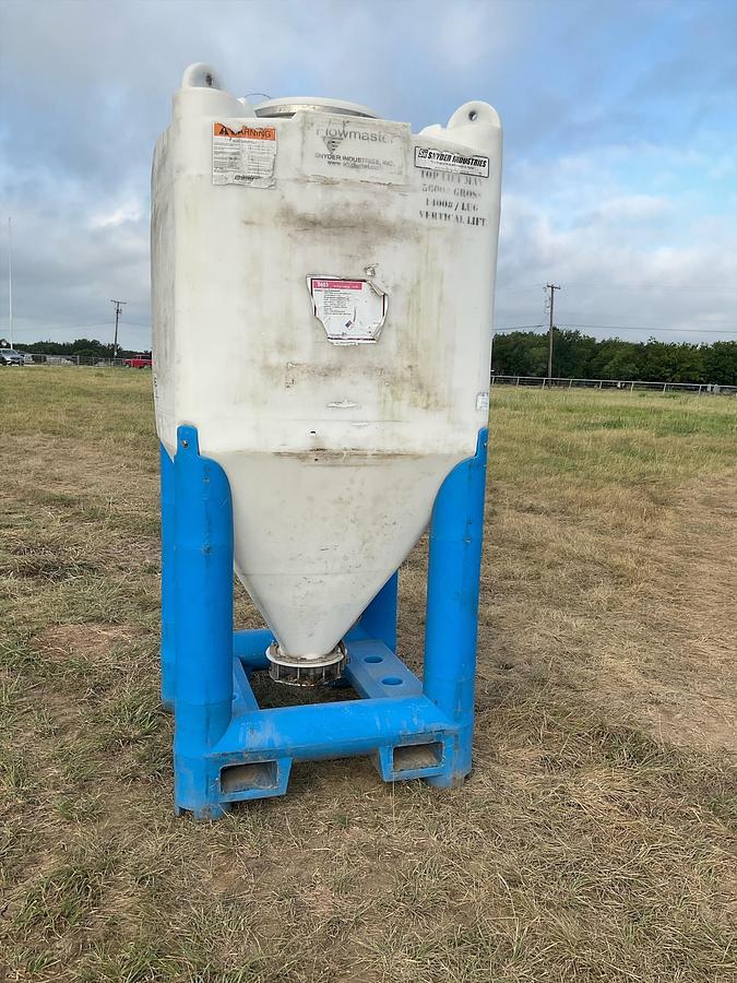 Used Snyder Flow Master Hopper 
