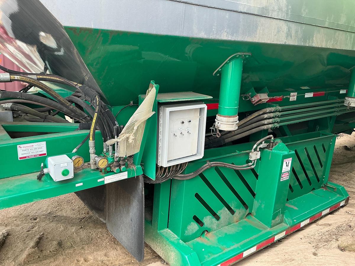 Used 2013 CHARLTON & HILL ESH-1701 T/A SAND HOGG TRAILER