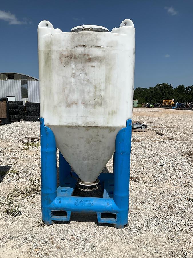 Used Snyder Flowmaster Plastic Hopper