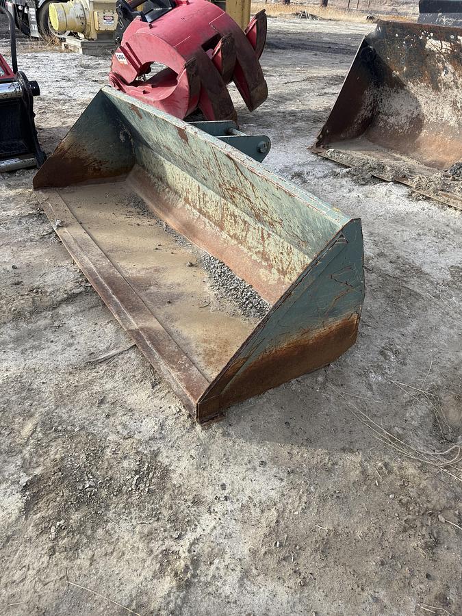 Used 2008 GEHL 8FT Bucket