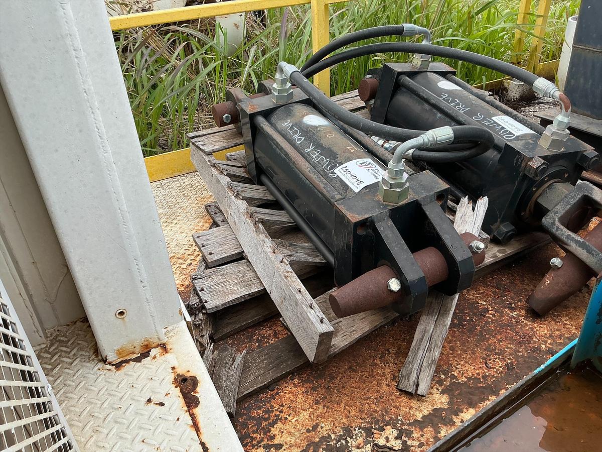 Used Hydraulic Cylinders 2x 
