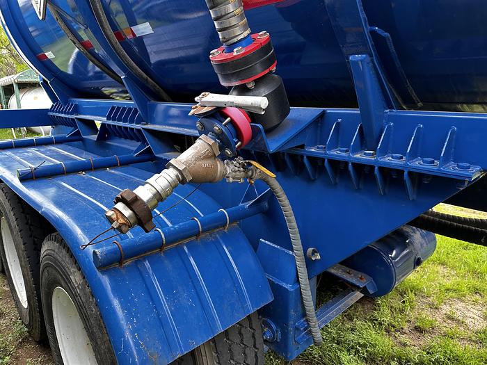 Used 2015 Worley Acid/ Gel Transport Trailer