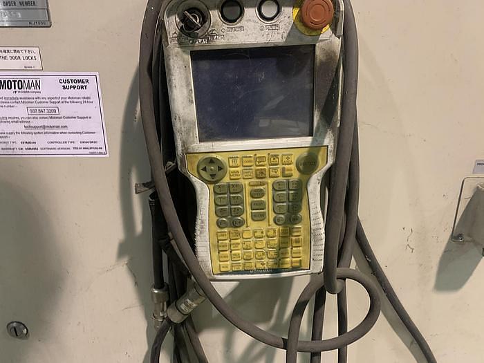 Used YASKAWA MOTOMAN  ES165D 6 AXIS CNC ROBOT WITH DX100 CONTROLLER WITH SPOT WELDING GUN