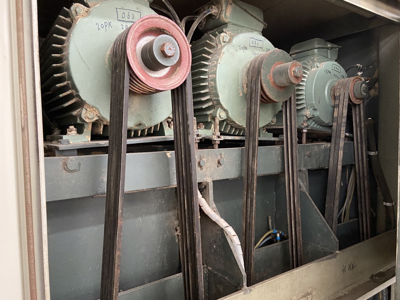 Usato Linea di levigatura calibratura superiore e inferiore, marca Sandingmaster da mm. 900 ( SCSO 3 1100 + SCSB3 900 )