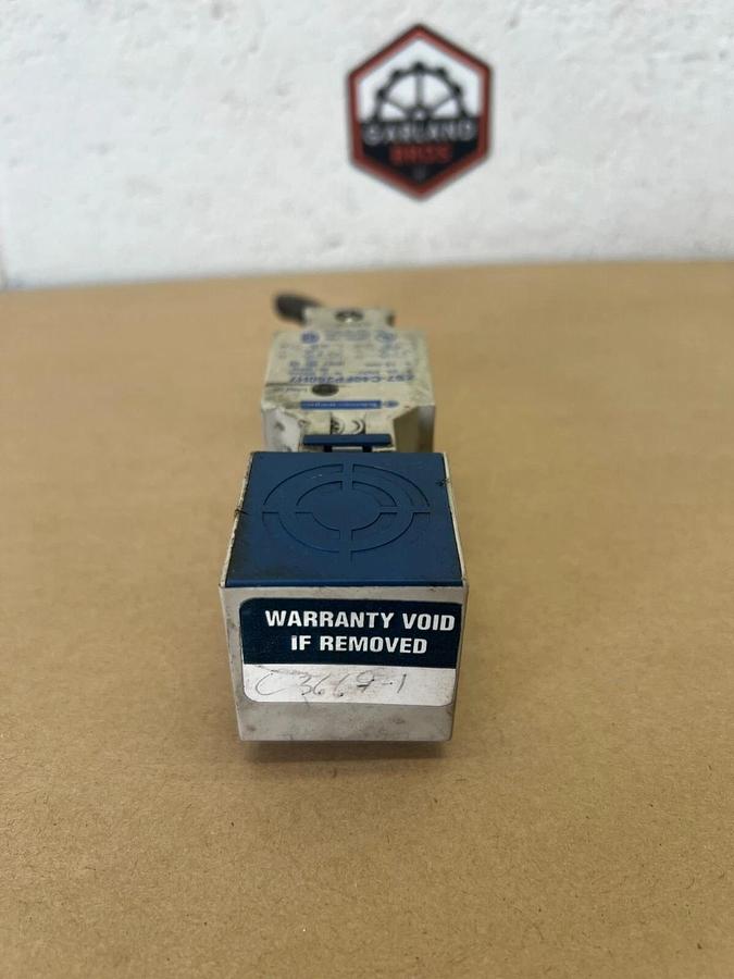 Used Telemecanique XS7-C40FP260H7 Proximity Switch