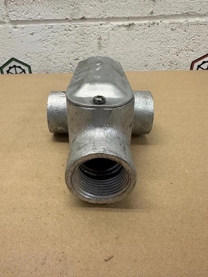 Used Crouse Hinds X100M 1-1/4” X Conduit