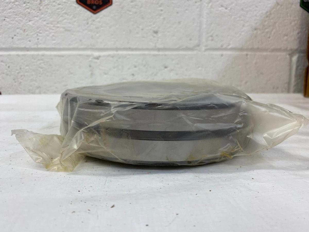 NSK 22218EAE4C3 Spherical Roller Bearing