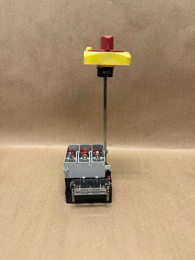 Used Allen Bradley 1942-NC030P3 Ser B, Rotary Disconnect Switch, 194R-HS4E
