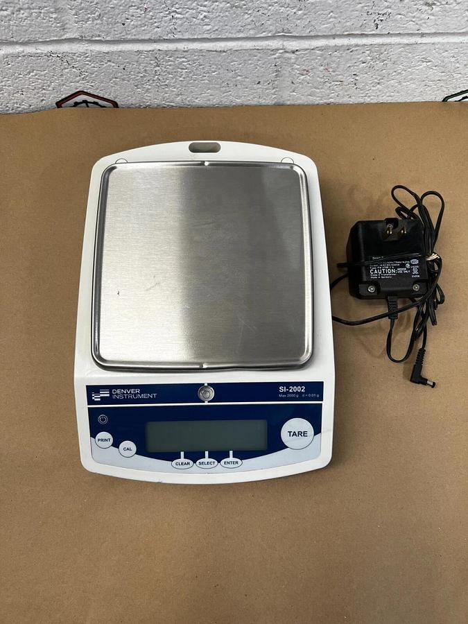 Used Denver Instruments SI-2002 Summit Series Top Loading Balance