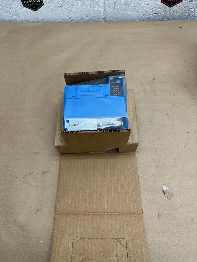 Used Honeywell RM7897A2002 Automatic Programming Control *NEW*