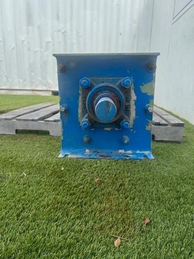 Used Painted Stainless Steel Auger 60” L, 6” Flights, 7” Trough, 6" Stick *TESTED*