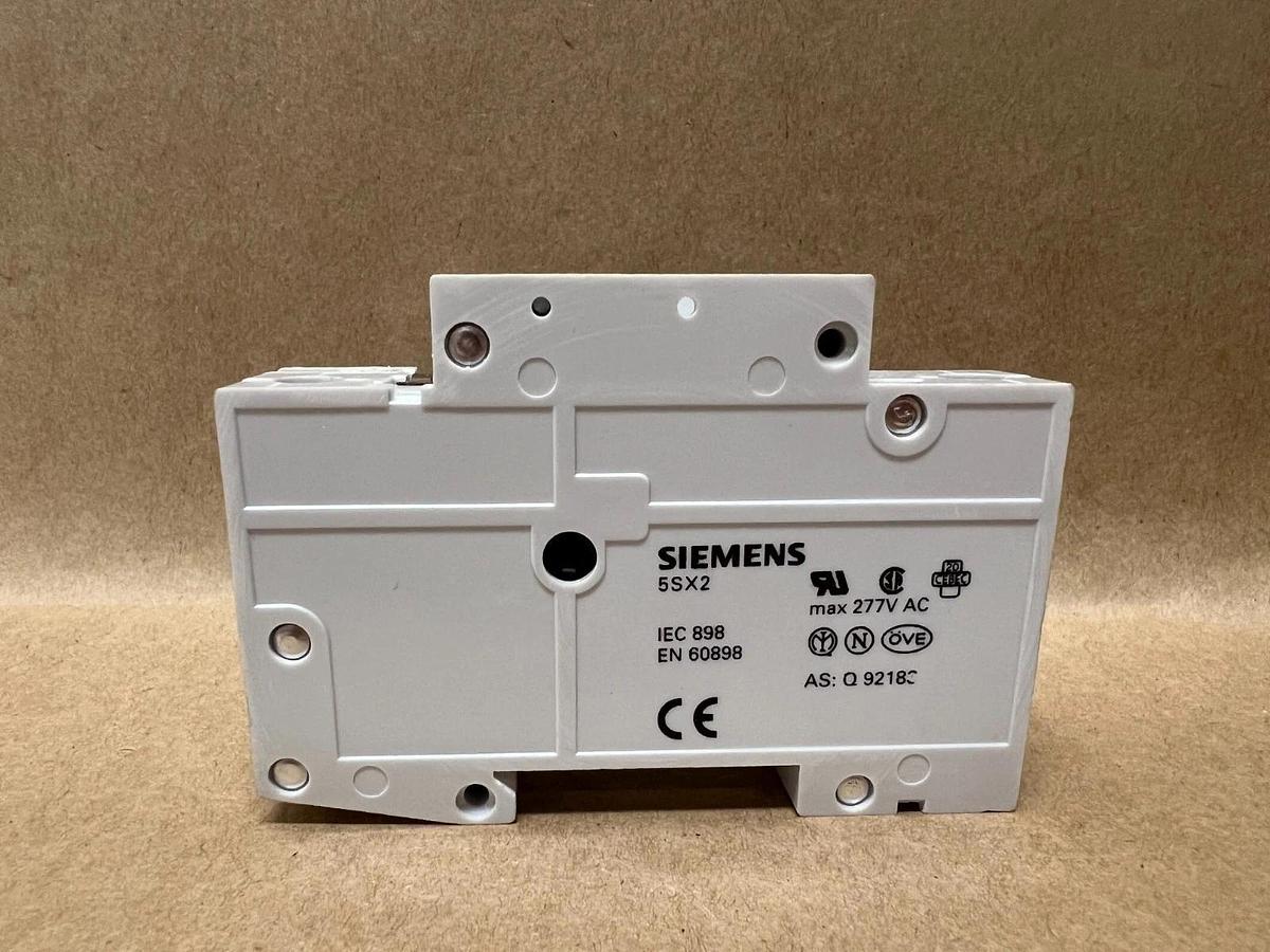 Used Siemens 5SX21 C16, 230/400V Circuit Breaker, 5SX9100HS Auxiliary Contact (4)