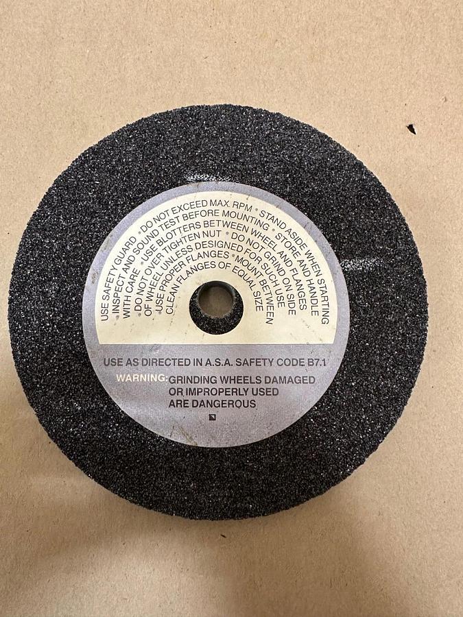 Used Dumore Corp 774-0216 Silicon Carbide 36 Grit 6”x1/2”x1/2” Grinding Wheel *NEW*