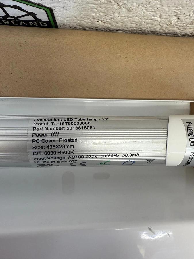 Saginaw (SCE) SCE-LF18NO, LED Light 18”, 120-230VAC, 50/60Hz, 700 Lm, 8W