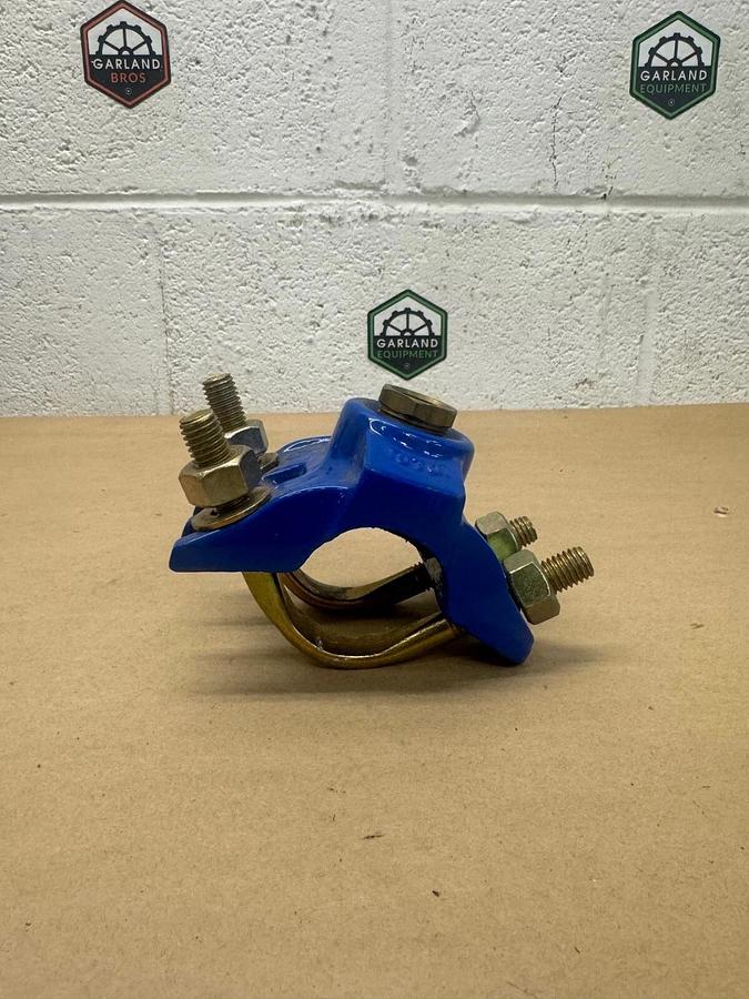 Used Smith-Blair 10701 Service Saddle, 3/4 IP, 1.61-1.9, 313-00019206-000