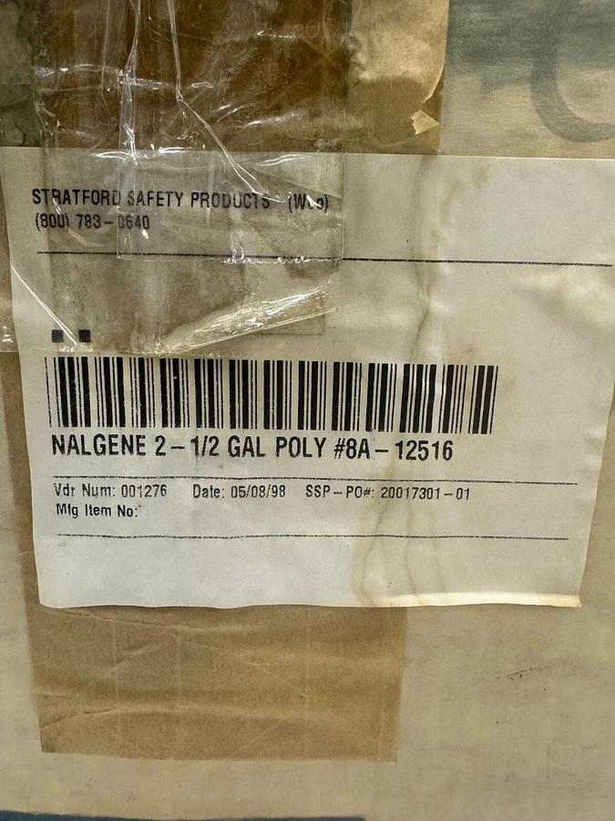 Used Nalgene 8A-12516 2-1/2 Gallon Container / Top Handles