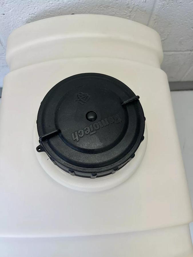 RomoTech 82123889 Reservoir Domed Poly 16 Gallon, 22” x 16” x 16”