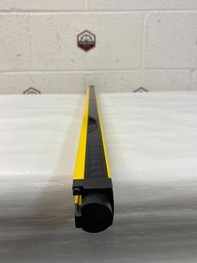 Used SICK C20E-060303A11 C2000 Safety Light Curtain