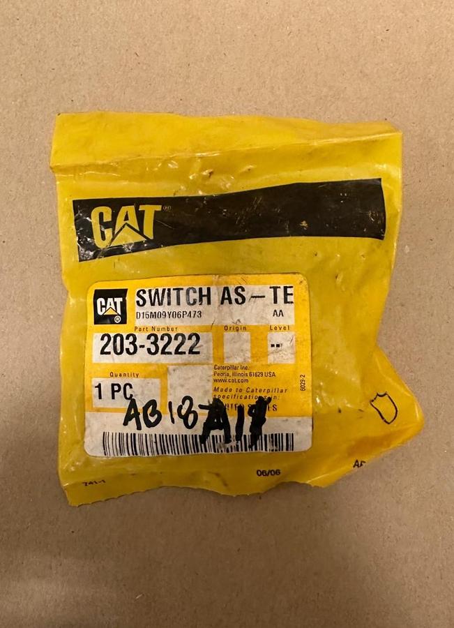 Used CAT 203-3222 Temperature Switch *NEW*