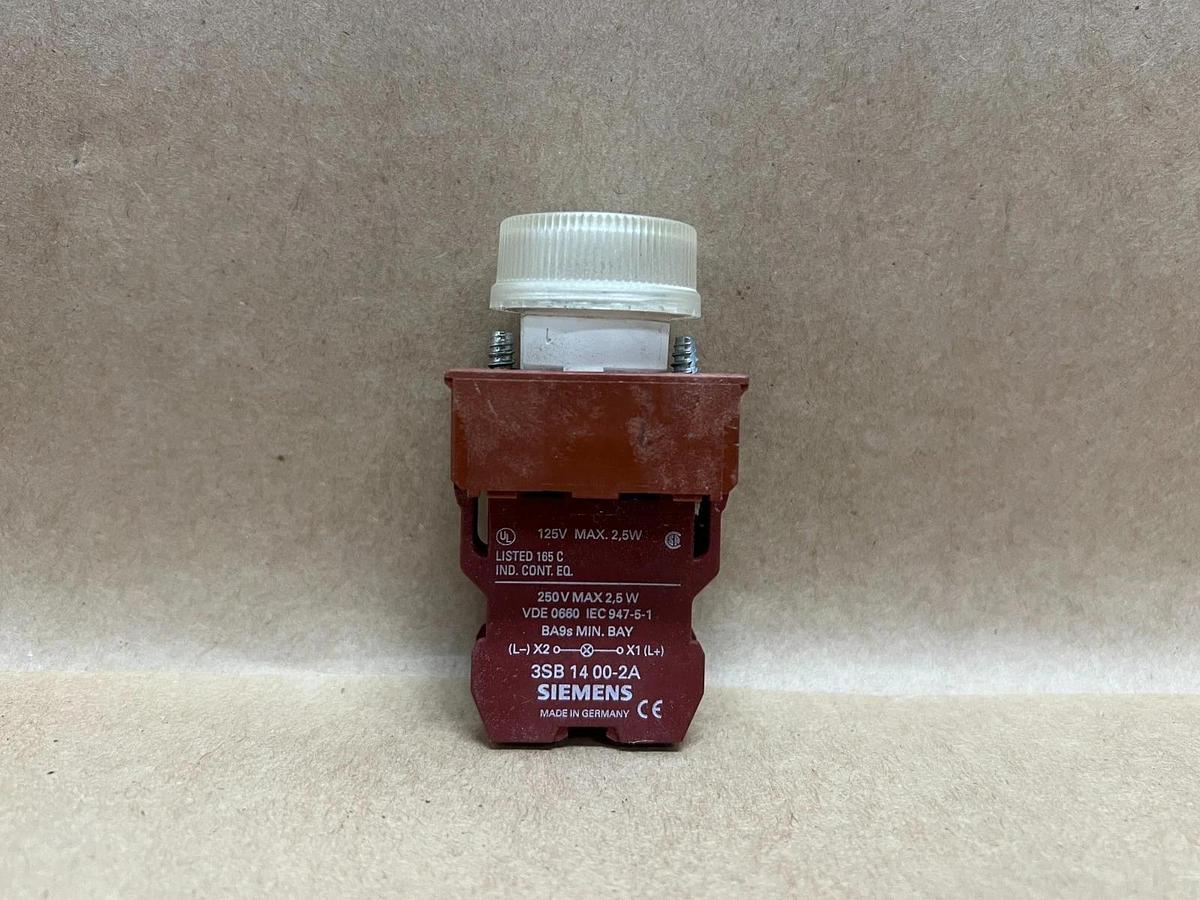 Used Siemens 3SB 1400-2A White Indicator Light w/ Contact Block