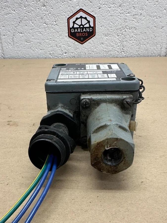 Used Allen Bradley 836T-T352J Pressure Control