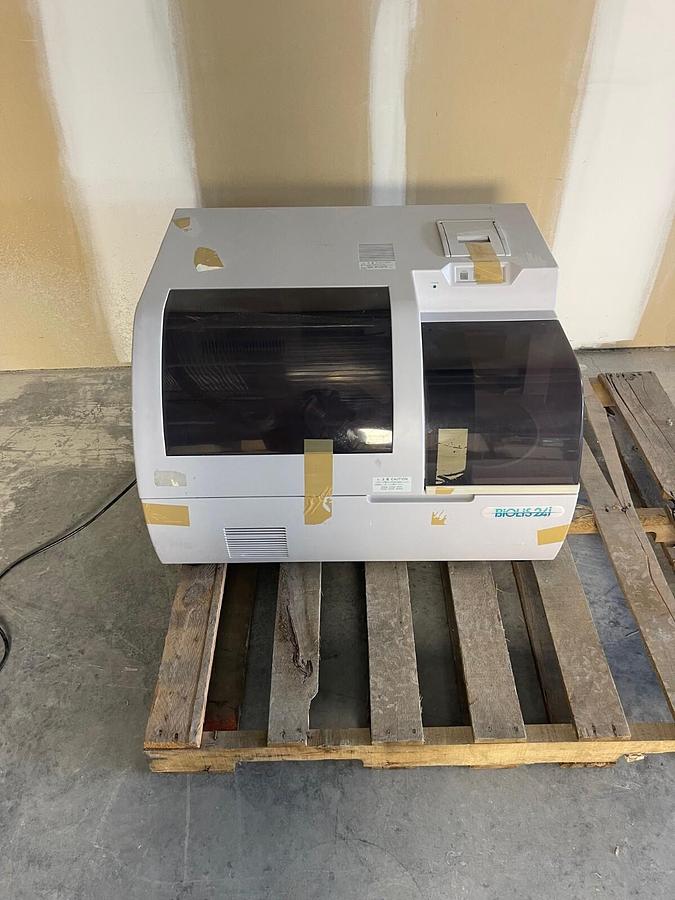 Tokyo Boeki Machinery LTD Biolos 24i Automated Clinical Analyzer