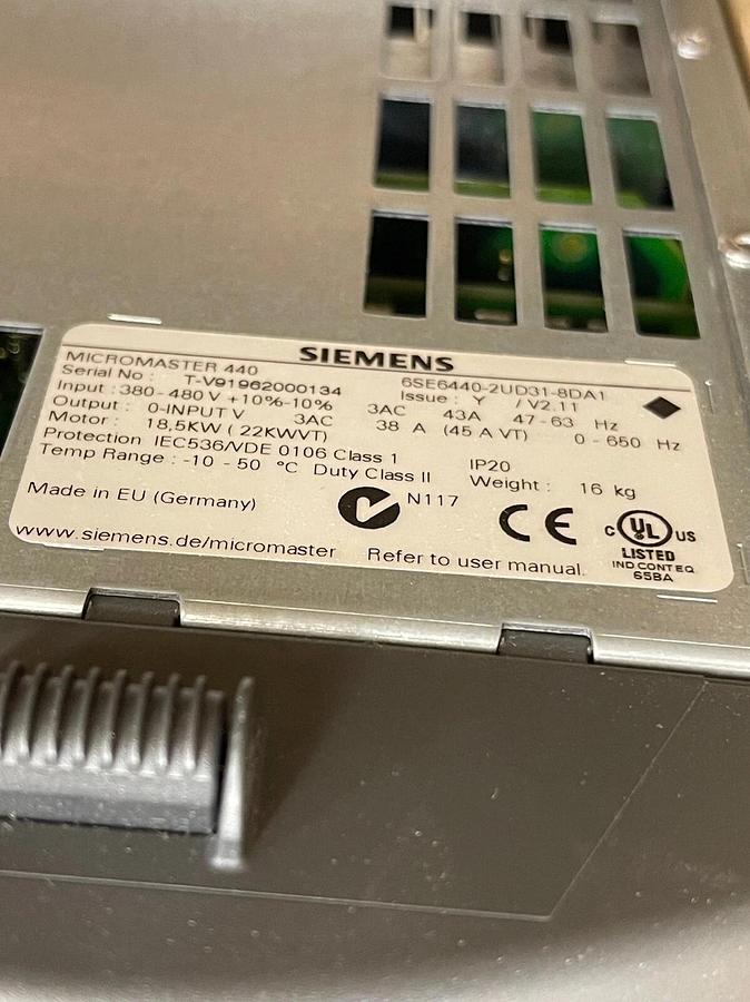 Siemens 68E6440-2UD31-8DA1 Micromaster 440 AC Drive 380-480VAC, 3-ph, 18.5kw