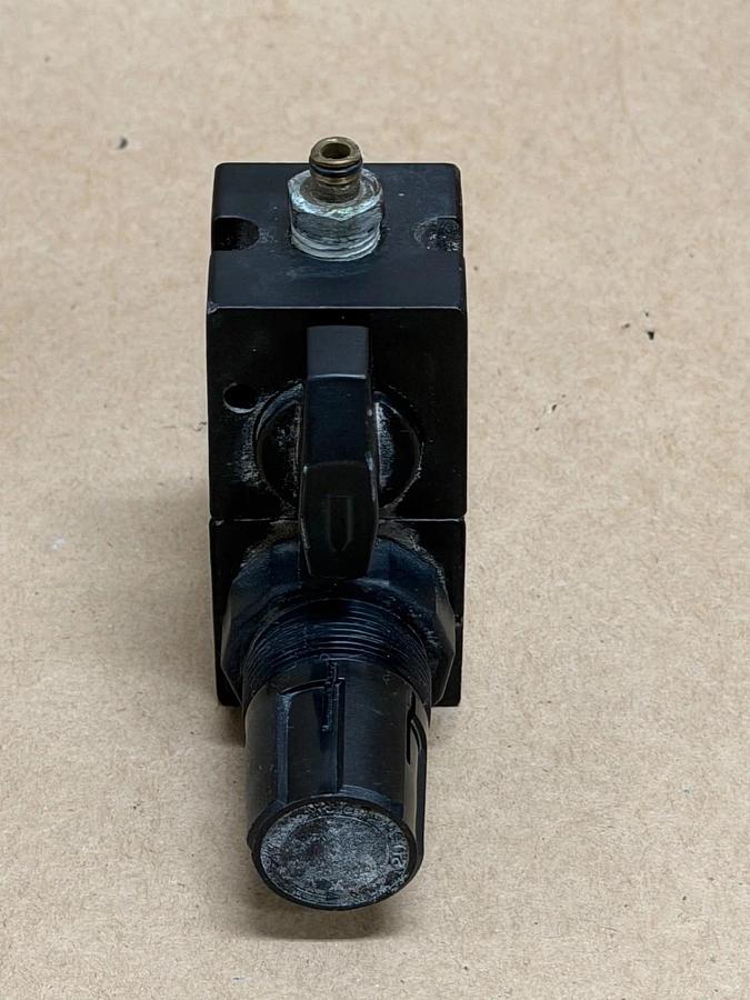 Used Watts B35-02DHC Pneumatic Filter/ Regulator