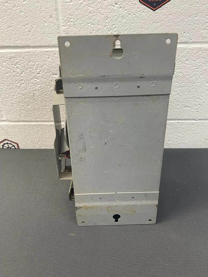 Used Siemens HNF361J Heavy Duty Safety Switch, Non-fusible, 30 Amp, 600 VAC, 3 pole