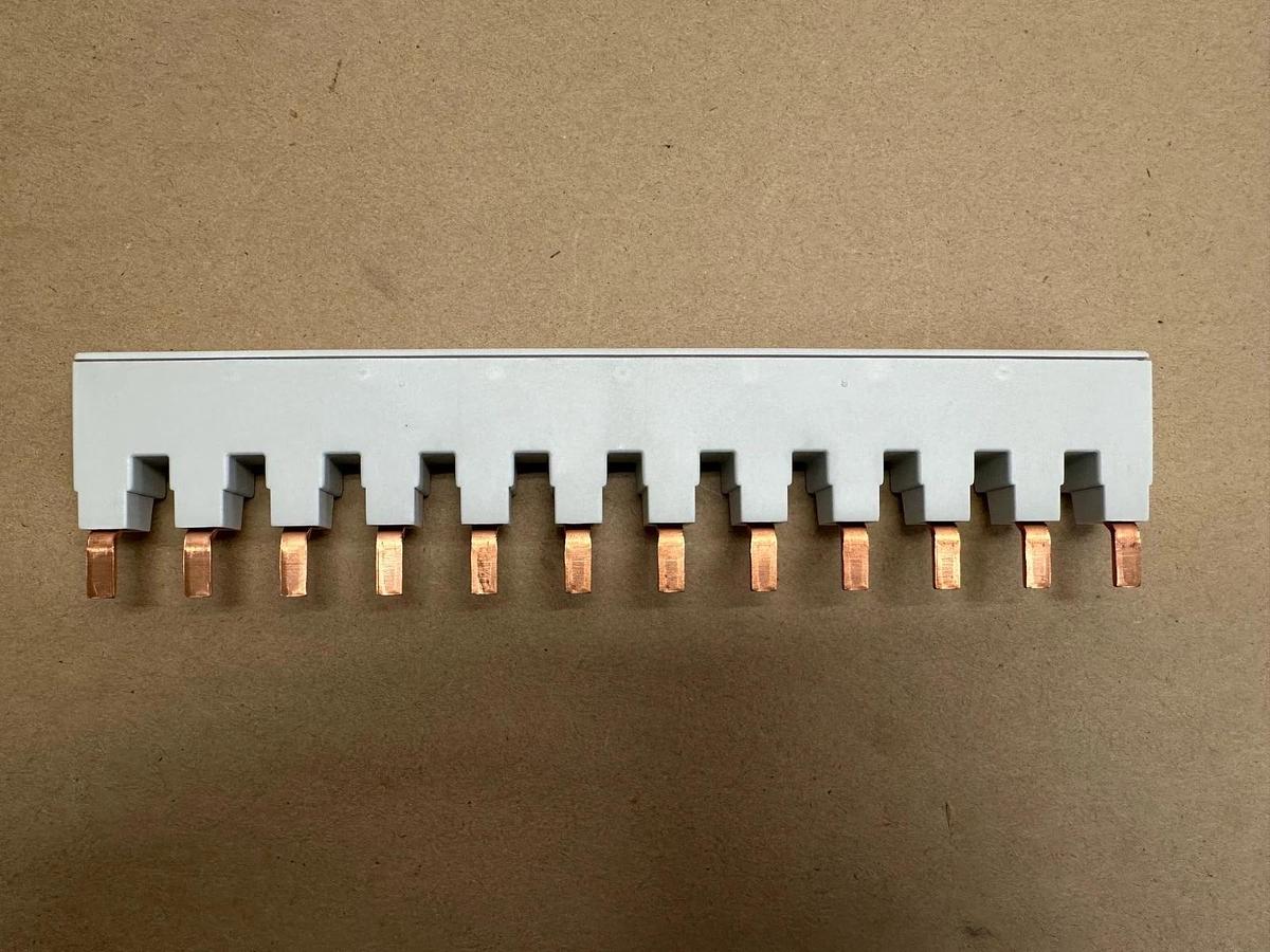 Eaton 104893 Block Busbar Z-SV/UL-16/1P-1TE/12