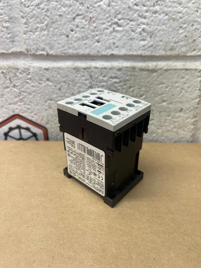 Used Siemens 3RT1017-1BB41 Sirius DC 24V Contactor Relay