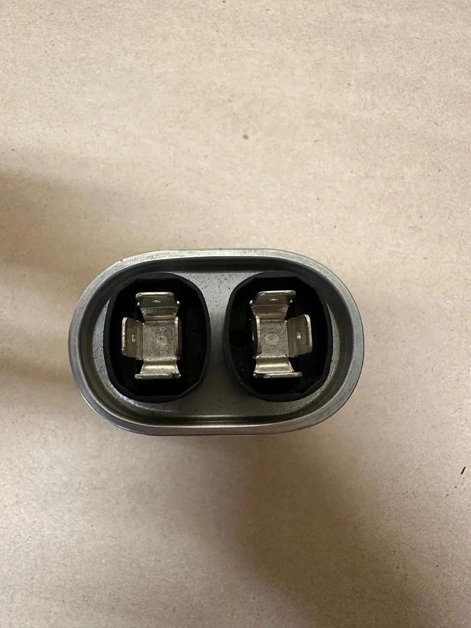 Used Lennox 100600-03 10MFD Oval Dual Capacitor