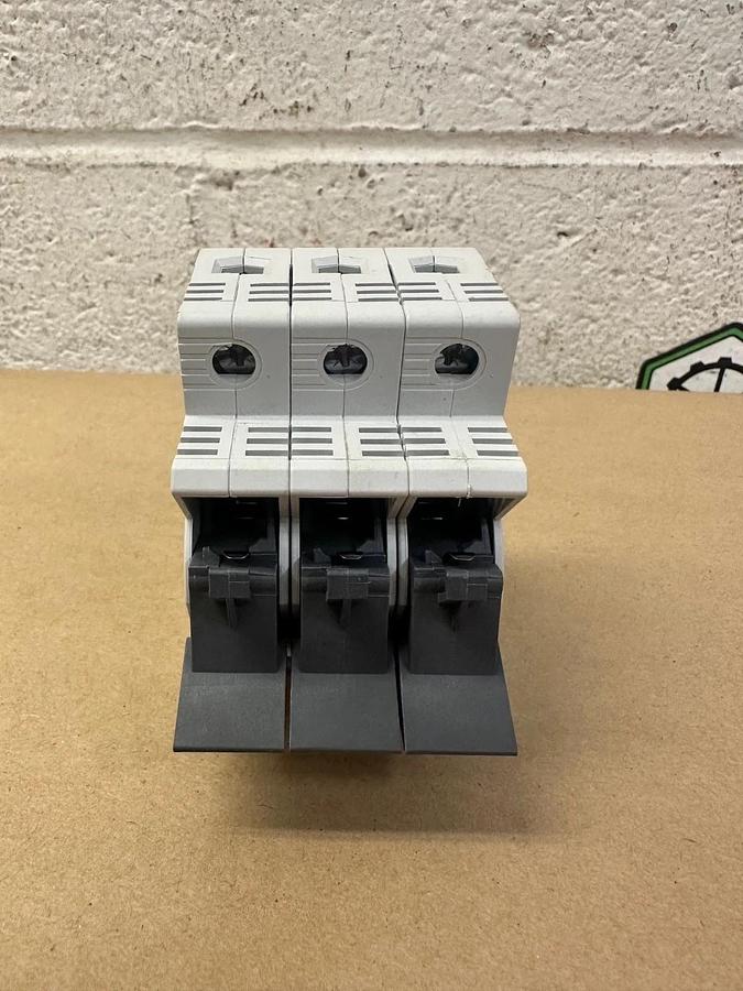 Allen Bradley 1492-FB3C30-L 30A, 600V Fuse Holder *NEW*