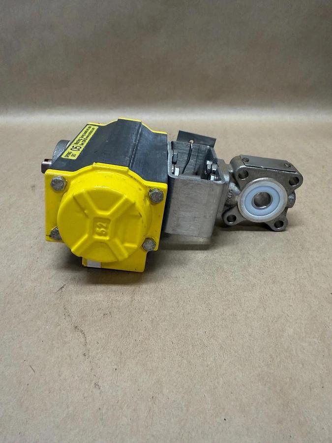 Used Apollo AS052 Pneumatic Actuator w/ CF8M Valve