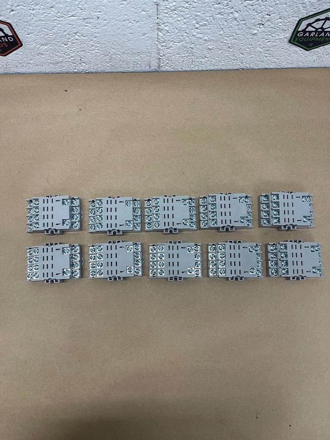 Allen-Bradley 700-HN139 14 Blade Socket Relay, Series B, 10A, 300V - Box of 10