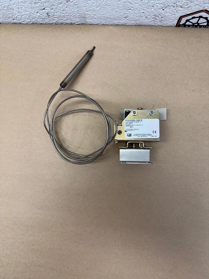 Used United Electric Controls Company E55S-15913 Temperature Controller