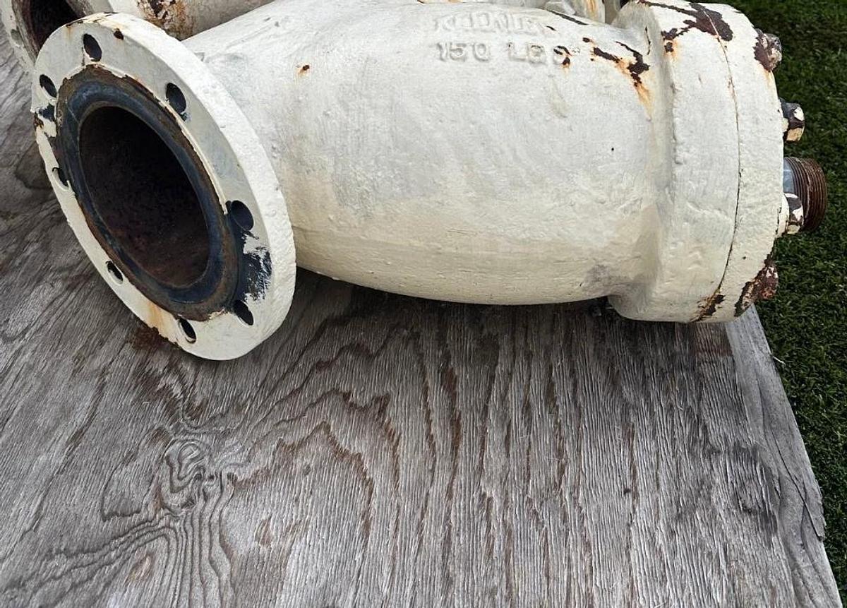 Used Keckley 150Lbs, 6” Style A, Y Valves