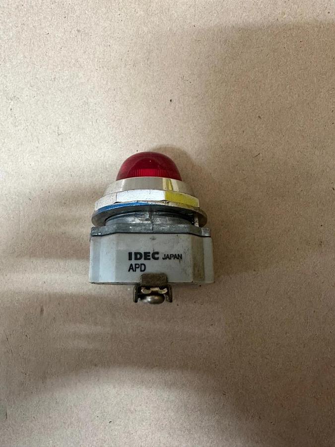 Used IDEC APD Red Pilot Light