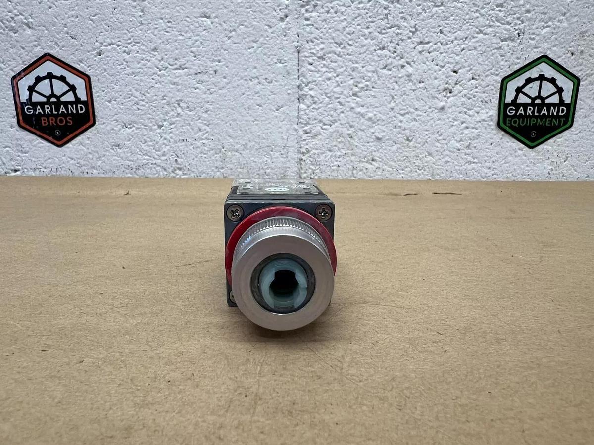 Allen Bradley 800MR-JK9BB Ser. C 3 Position SPR. RTN. Switch Unit