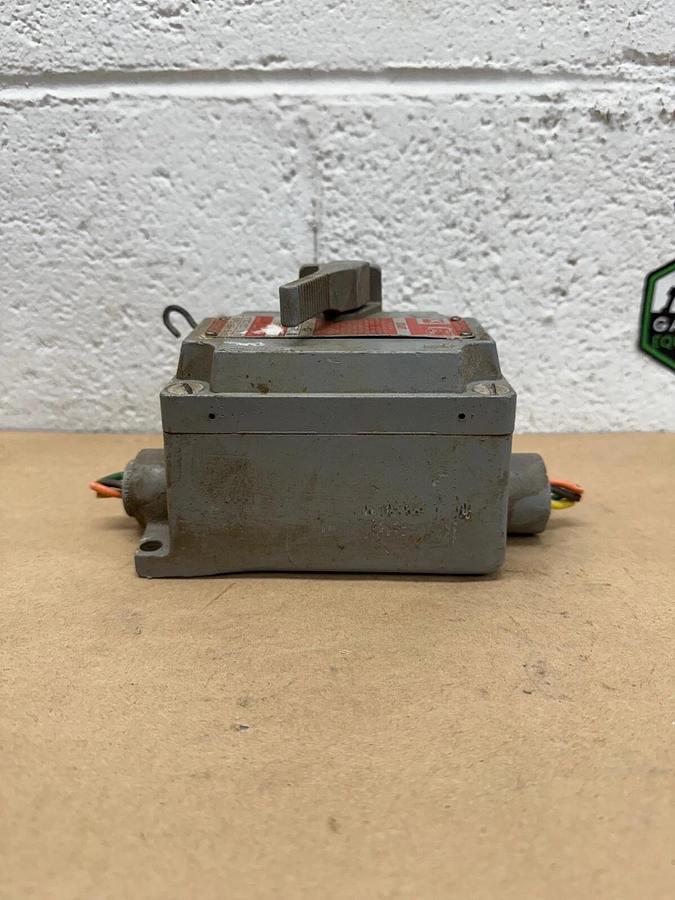 Used Killark XSX-53 Manual Motor Starter, 230/575V, 30A, 5HP Max