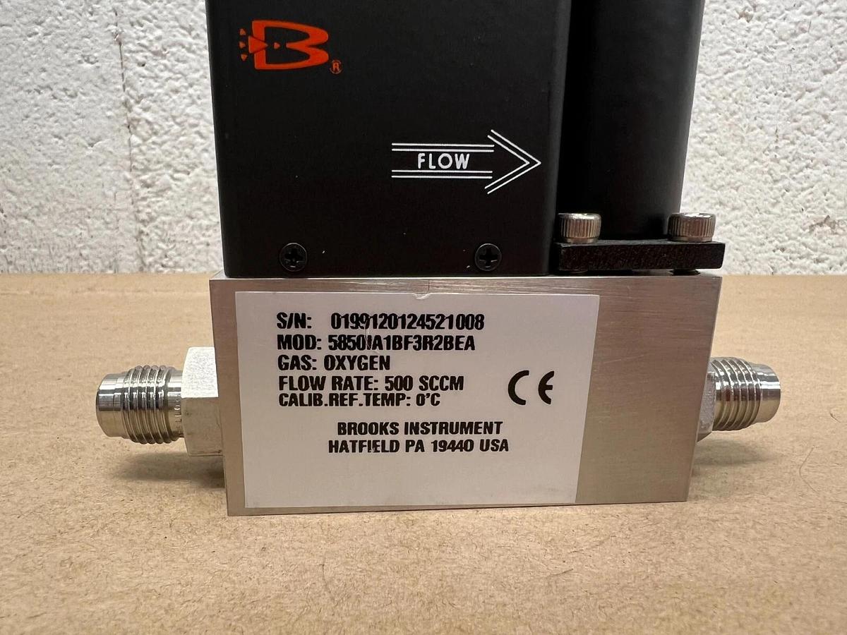 Used Brooks 5850i Mass Flow Controller, 500 SCCM, Oxygen, MOD: 5850IA1BF3R2BEA