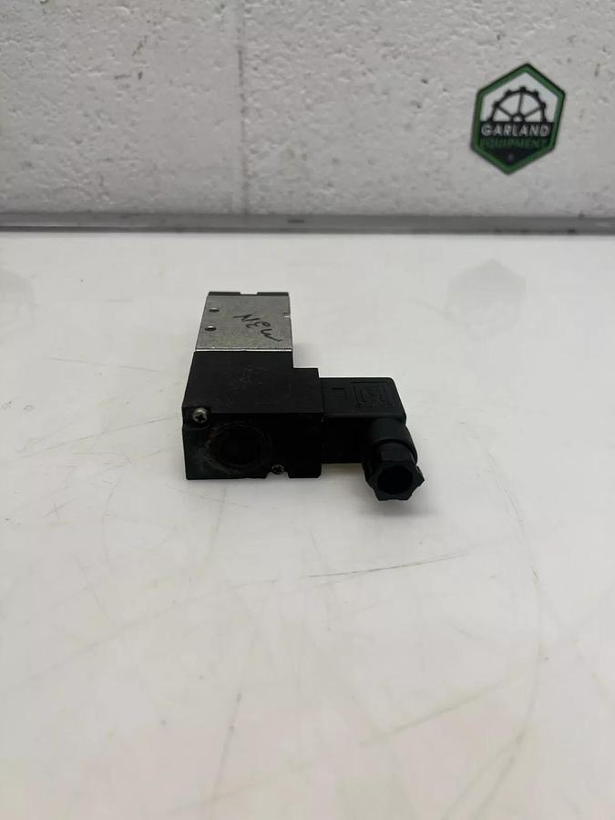 Used Koganei 200-4EI Air Valve