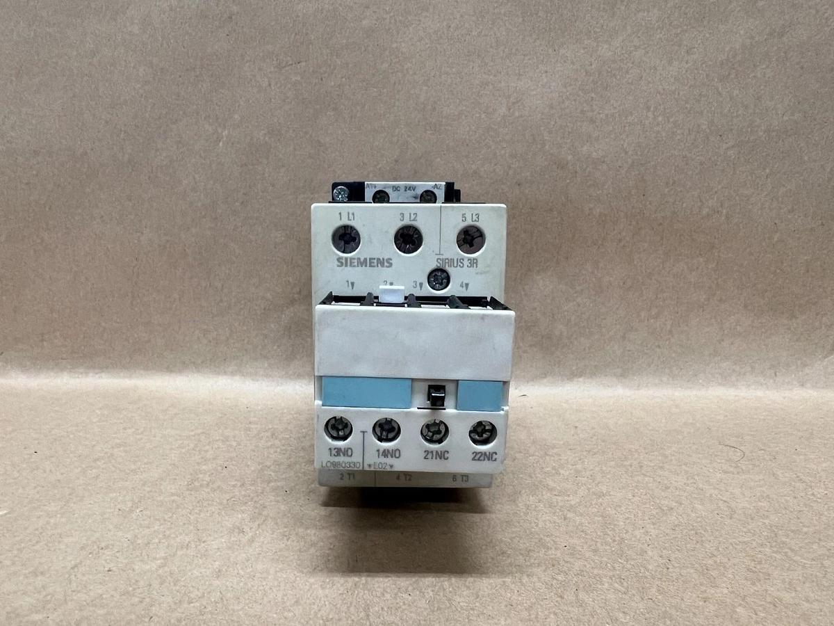 Used Siemens 3RT1035-1BB40 SIRIUS 3R Contactor w/ 3RH1921-1MA11 Auxiliary Contact