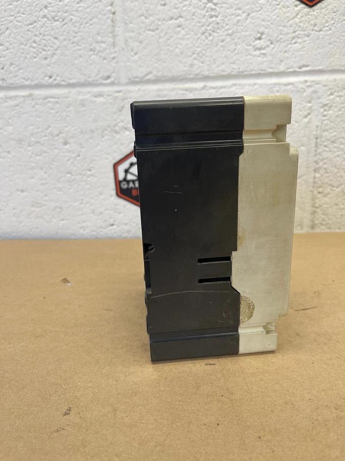 Used Westinghouse HFD3030L Industrial Circuit Breaker, Series C, 30A, 600 VAC, 3 Pole